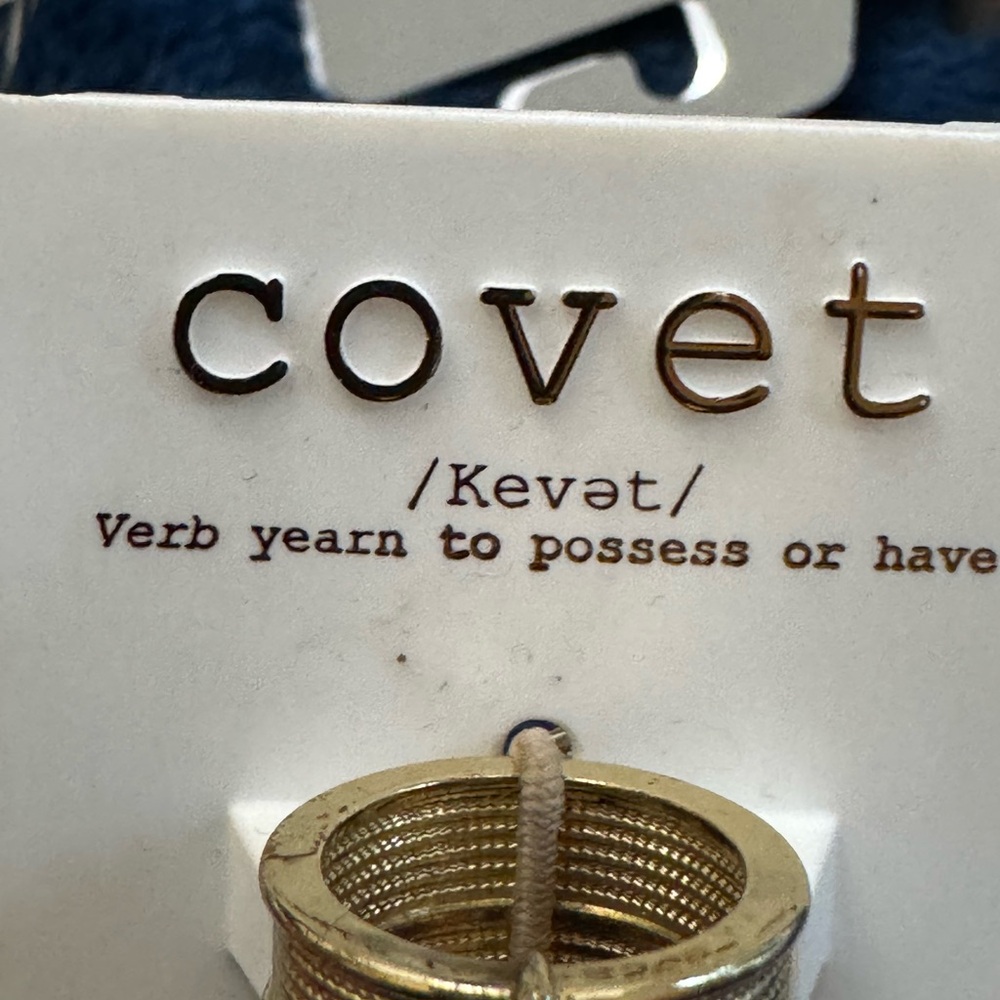 Size 6 ring - Picture 4 of 6